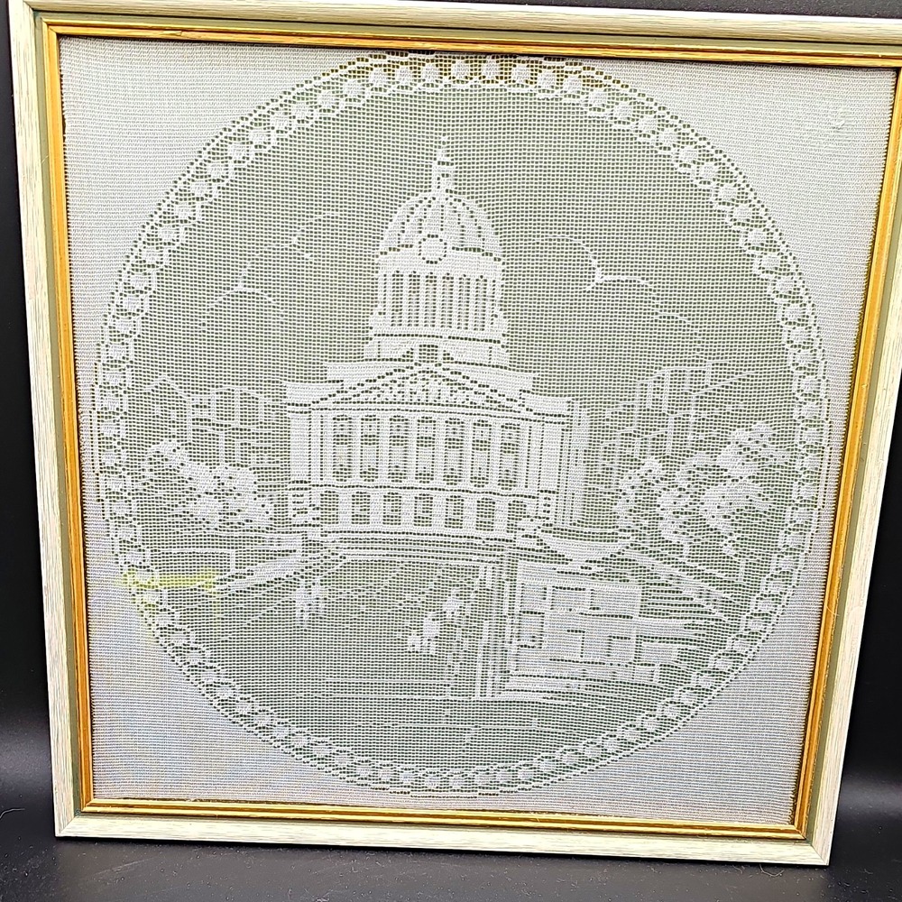Handmade Framed Cross Stitch Embroidery Building Scene Round/Circular Design